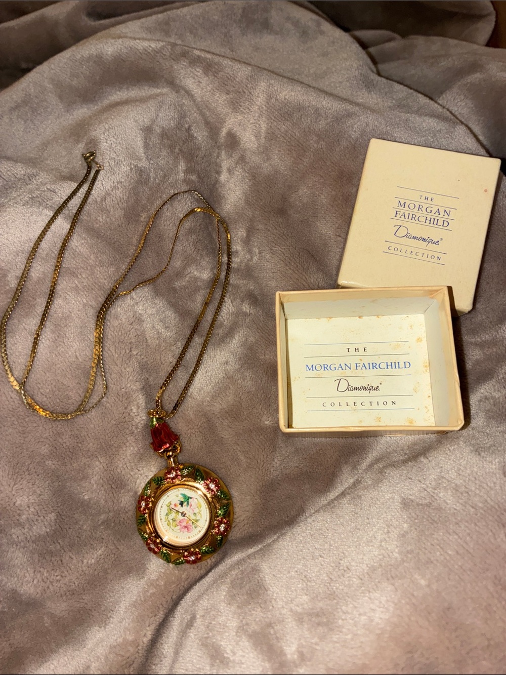 Vintage Morgan Fairchild Floral Porcelain Pendant Necklace - Gold & Red